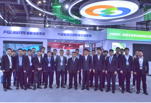 火爆亮相！新風(fēng)光龍年首展點(diǎn)亮“錢(qián)塘江畔”